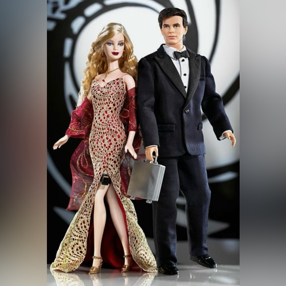 James Bond 007 Ken and Barbie
Dolls Giftset Collector Edition 2002
Mattel B0150